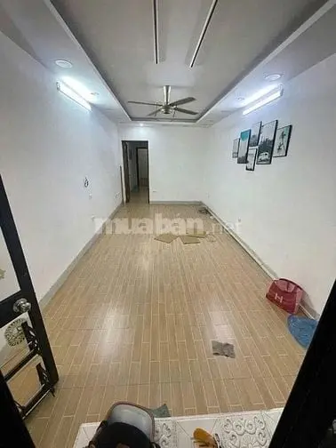 Cho Thuê Nhà Tầng 1 Tập Thể Ngõ 766 Đường Láng, Ô Tô Đỗ Cửa