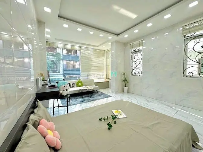 Cho Thuê Phòng Cửa Sổ Trời Lớn, Xa Bếp - Đặng Thuỳ Trâm Gần Văn Lang