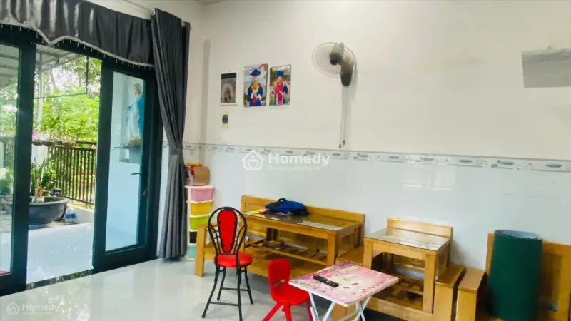 Bán Nhà Mới Xây Tân Phước - Tx Lagi Gái Rẻ 1 Tỷ, Cách Biển 1.2Km Sổ Riêng