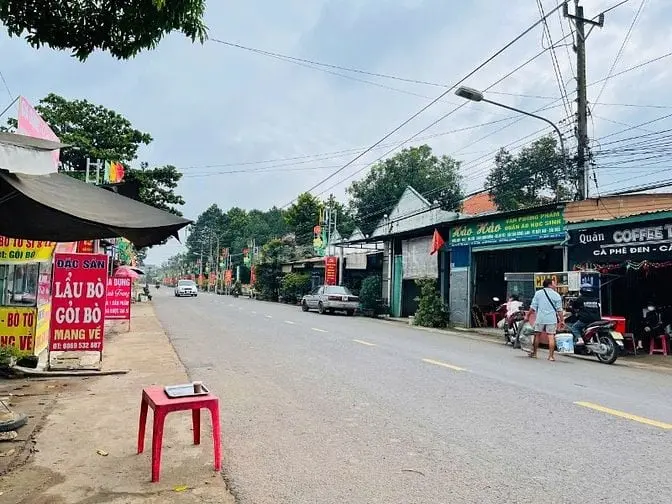Đất Ngay Chợ_ Kinh Doanh Tốt._ Giá Rẻ Chưa Từng Thấy .