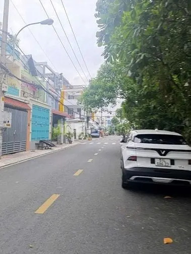 Nhà Đẹp 5 Tầng Vị Trí Đắc Địa Dt(4X18)Giá 12.5 Tỷ