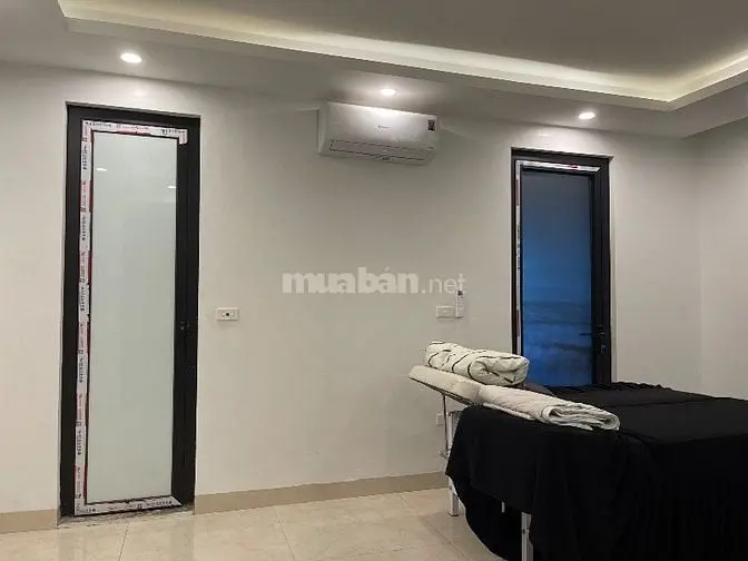 Cho Thuê Nhà 5 Tầng Mặt Tiền 12M Tiện Kinh Doanh