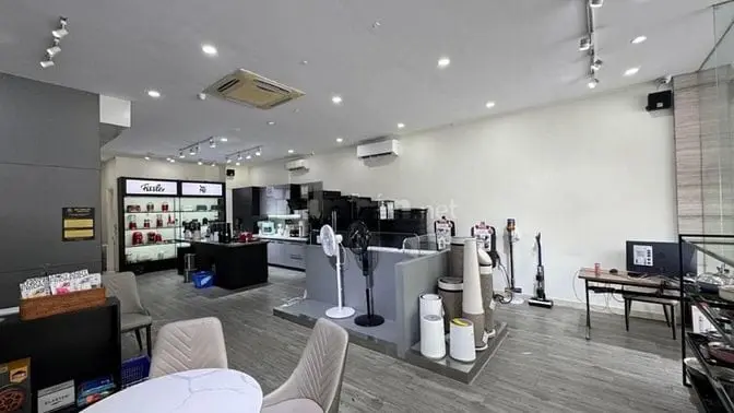 Siêu Phẩm, 340Tr/M2 Bán Nhà Mặt Phố Khuất Duy Tiến Tx: 196M2, Mt 20M