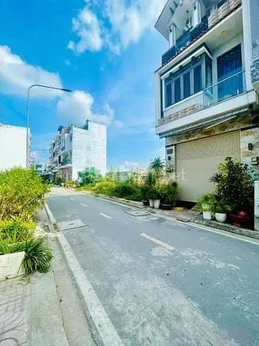 Sang Nhượng Nền Đất Full Thổ Cư - Trung Tâm Quận Bình Tân - Mã Lò
