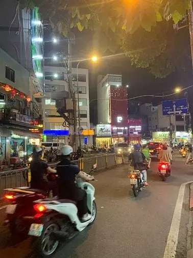 Cho Thuê Nhà Mặt Tiền Trần Quang Khải, P.tân Định, Q.1 Giá 50Tr