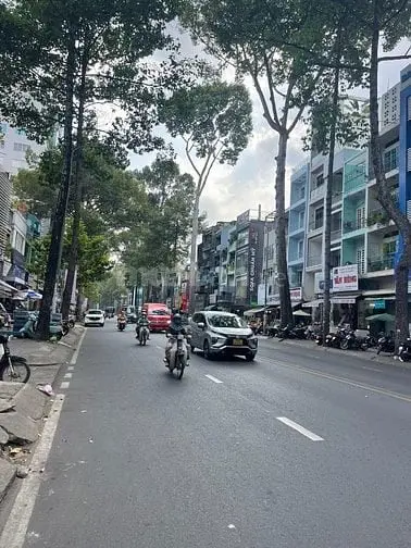Bán Tòa Nhà Mặt Tiền Ngô Gia Tự, Quận 10 . Dt : 4.2 X18M. 5 Lầu.34 Tỷ