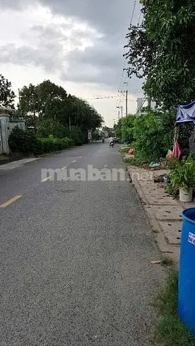 Chú Sáu Bán Đất Ra Huế Sống Với Con Cái. Vị Trí Ngay Mặt Tiền Nhựa