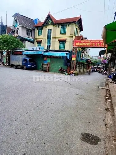 Bán Đất Tặng Nhà - 1 Nhà Ra Ô Tô Tránh - Sát Chợ - Ngõ Thông - Nở Hậu