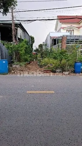 Chú Sáu Bán Đất Ra Huế Sống Với Con Cái. Vị Trí Ngay Mặt Tiền Nhựa