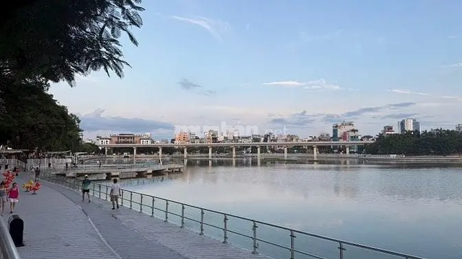 Bán Nhà Mặt Hồ Hoàng Cầu - Mai Anh Tuấn