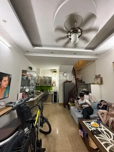 Bán Nhanh Nhà Trần Duy Hưng, Lô Góc, 30M, 5 Tầng, 4M Mt, Gía 8,6 Tỷ