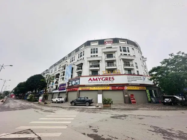 Siêu Phẩm Lô Góc 3 Mặt Tiền – Mặt Phố Văn Khê – 341M² – 7 Tầng – Thang Máy – Dòng Tiền Đỉnh