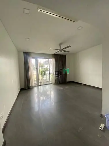 Cho Thuê Mặt Tiền Đường Hoa - Khu Ẩm Thực Phan Xích Long Sầm Uất Bật N