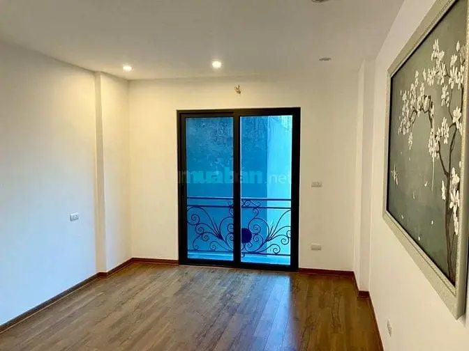 Giang Biên - Việt Hưng 5 Tầng - View Siêu Thoáng - Hơn 5 Tỷ