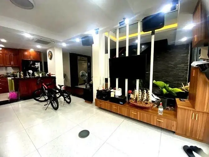 Chủ Ngộp – Bán Nhà Thang Máy Hoàng Văn Thụ – 83M² – 20 Tỷ