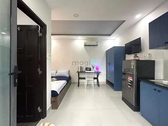 Cho Thuê Phòng Ban Công Rộng - Nội Thất Đầy Đủ - Trung Tâm Quận 10
