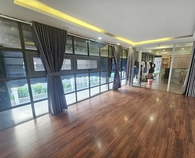 Sang Quán Cafe Mặt Tiền Ngang 20M – Khu K300, P12, Tân Bình