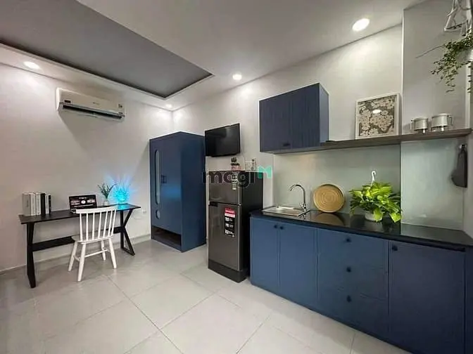 Cho Thuê Phòng Ban Công Rộng - Nội Thất Đầy Đủ - Trung Tâm Quận 10