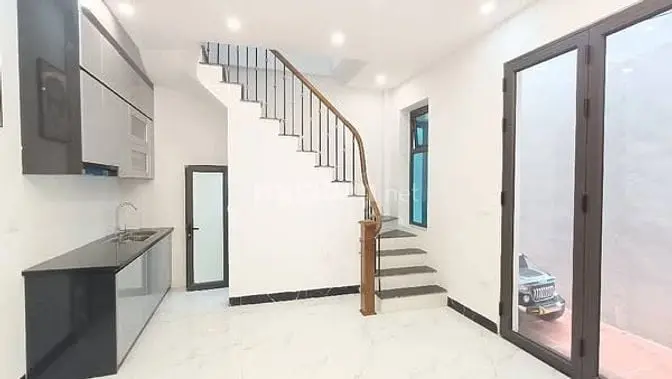 Giang Biên - Việt Hưng 5 Tầng - View Siêu Thoáng - Hơn 5 Tỷ