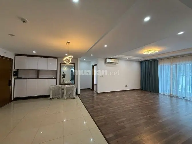Nhượng Căn Hộ Chung Cư 4Pn Tại 136 Hồ Tùng Mậu