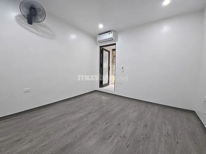 Gấp - Bán Căn Hộ Tt Phố Linh Lang - Kim Mã Thượng- 95M - 3 Thoáng