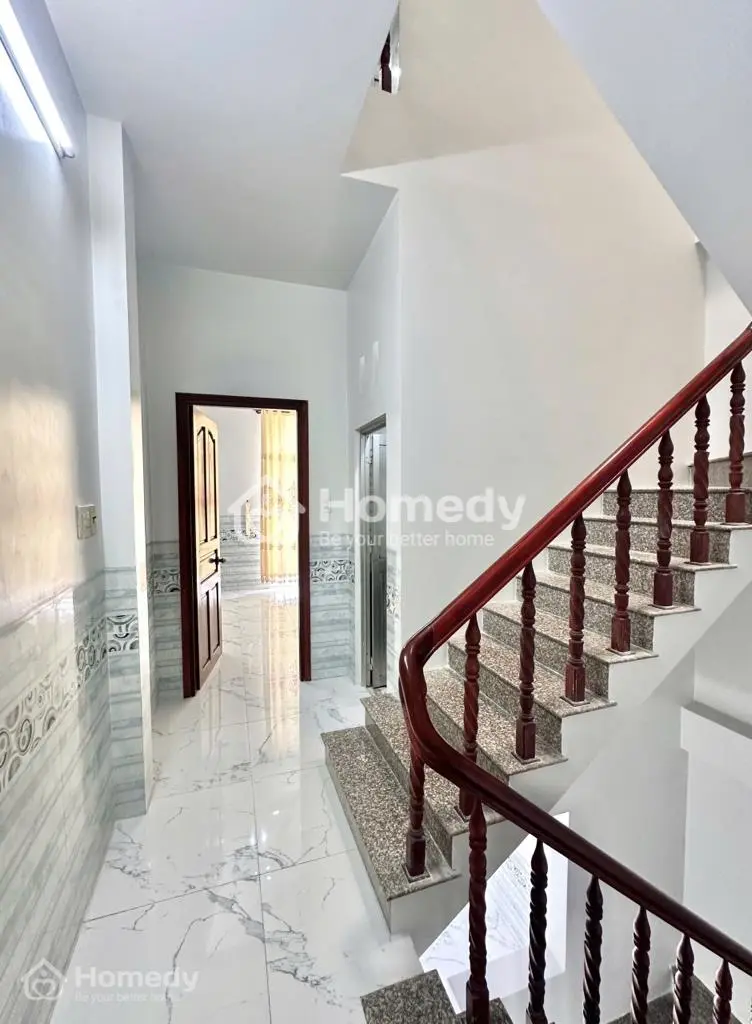 Cho Thuê Nhà 2 Lầu 4Pn Có Máy Lạnh Cách Trường Đh Y Dược 200M Lộ Giới 10M