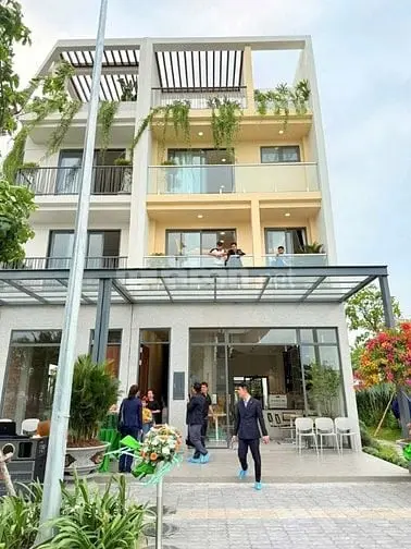 Nhà Phố Mới Xây 1 Trệt 2 Lầu. Giá 1 Tỷ 800 Triệu