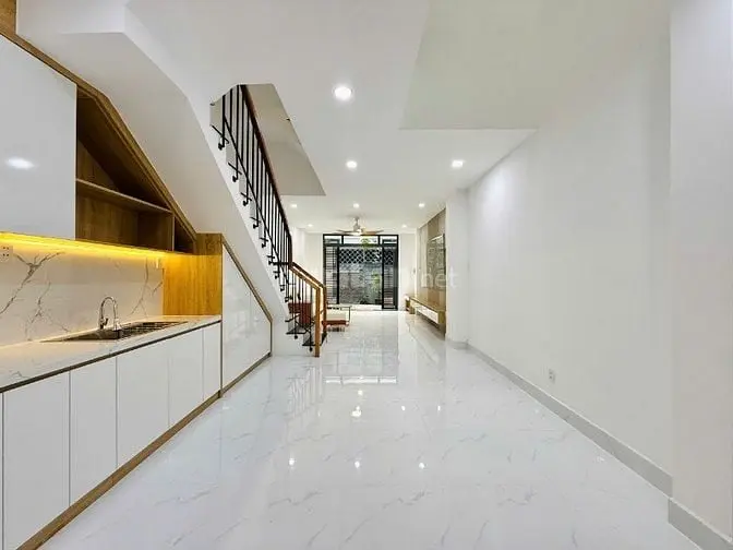 Chính Chủ Bán Nhà 205/ Đs 8 Đúc 3 Lầu Hẻm Đẹp Full Nội Thất Giá Mềm