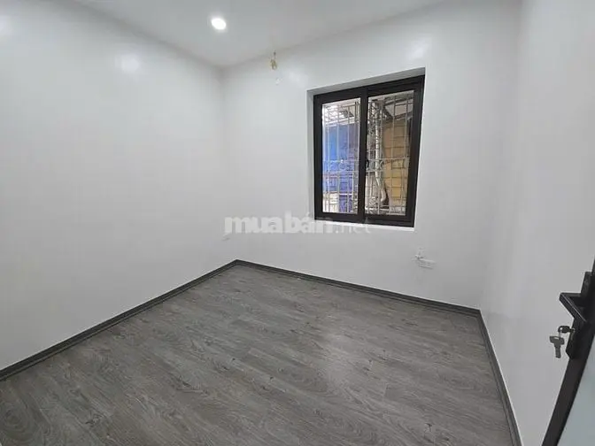 Gấp - Bán Căn Hộ Tt Phố Linh Lang - Kim Mã Thượng- 95M - 3 Thoáng