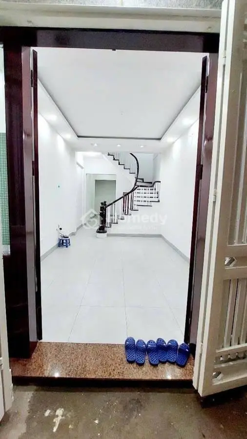 Bán Gấp Nhà Cầu Giấy, Ô Tô Đỗ Cổng, Ngõ Rộng Thoáng, 5 Tầng, Giá Nhỉnh 12 Tỷ