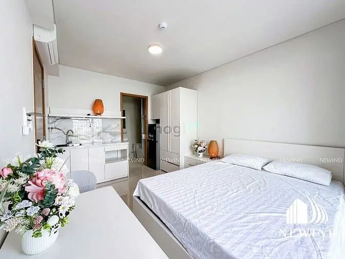 Cho Thuê Phòng Ban Công, Xa Bếp - Đường D5 Gần Ngoại Thương, Uth,Q1,Q2