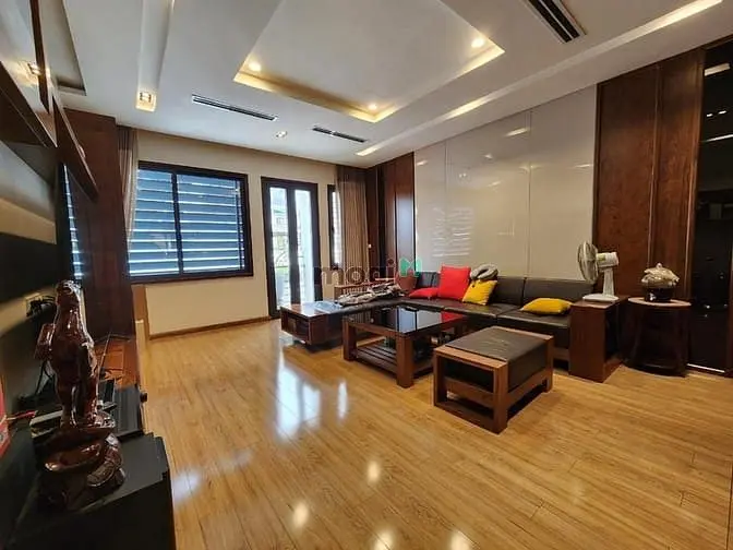 Bán Nhà 100M2X6Tthang Máy Ngay Ngã Tư Cát Linh Đống Đa Mặt Đường Ô Tô