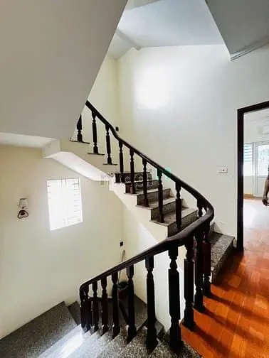 Bán Nhà Cát Linh, Lô Góc, Oto Tránh 65M2 Giá 18 Tỷ