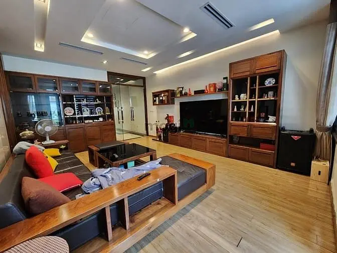 Bán Nhà 100M2X6Tthang Máy Ngay Ngã Tư Cát Linh Đống Đa Mặt Đường Ô Tô