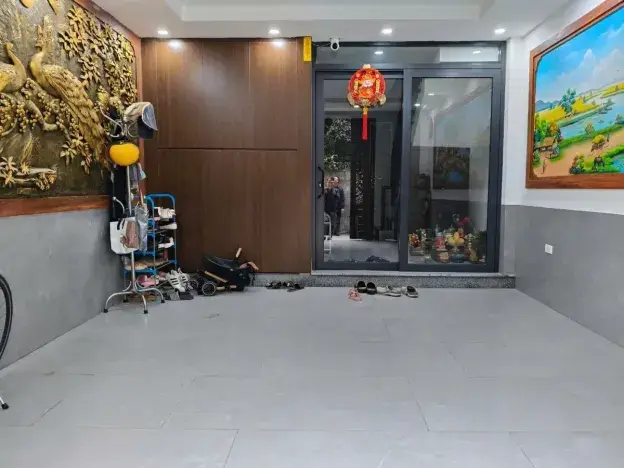 Siêu Hiếm Nhà Phố Thạch Bàn ~14.5 Tỷ 7 Tầng Thang Máy – Ngõ Ô Tô – Cách Phố 20M
