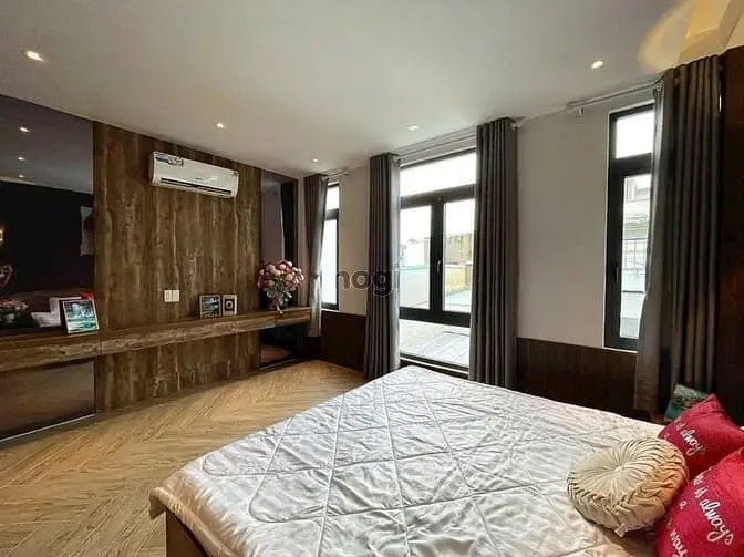 5 Tầng Mới Đẹp - Gara Để Ô Tô - Chỉ 6.8 Tỷ - Nhà Đẹp Tìm Chủ -