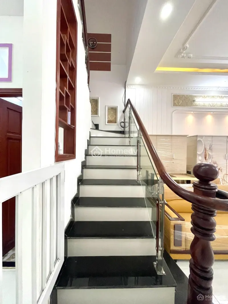 Cho Thuê Nhà Lầu 3 P Ngủ Có Nội Thất Gần Trường Đh Y Dược Lộ Oto Đậu Trước Nhà