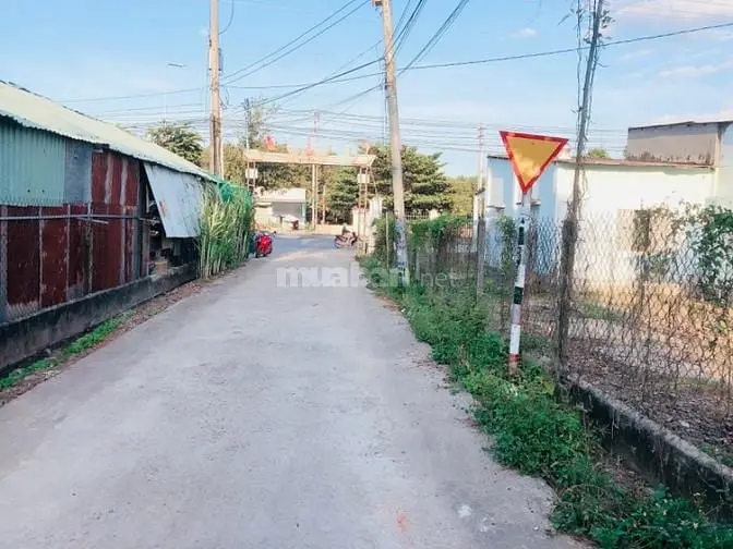 Bán Lô Đất Mt Đường Số 28, Ql13 (Trạm Thu Phí Chơn Thành),Dt 300M2