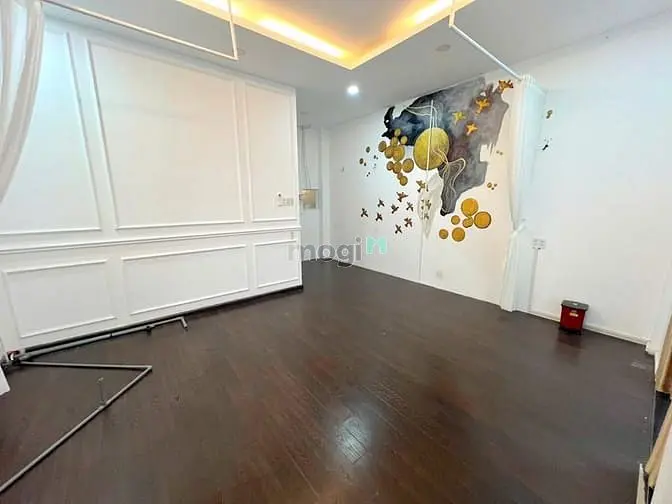 Nhà Mt Nguyễn Đình Chính 5,5X18M Hầm.trệt. 4L,7P,7Wc, Có Ml.tốt Vp.spa