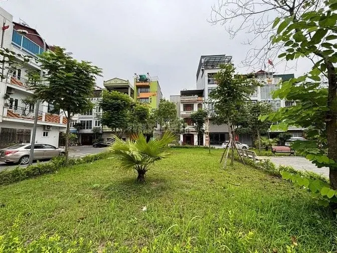 Bán Đất Lk Giang Biên, 70M², Mt 4,5M, View Vườn Hoa, Giá 16,9 Tỷ