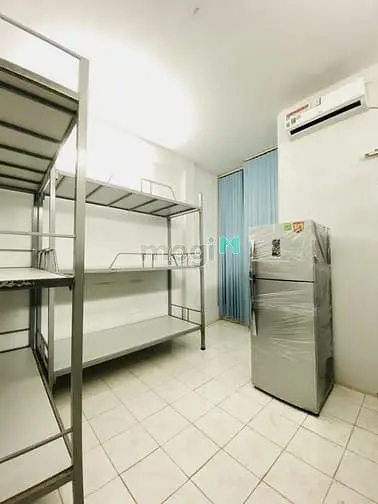 Ký Túc Xá Cách Huflit 100M (814/5 Sư Vạn Hạnh)