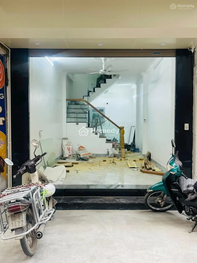Hiểm- Phân Lô- 2 Mặt Thoáng Trần Quốc Hoàn 35.2M2, Ô Tô Tránh, 3 Bước Ra Phố