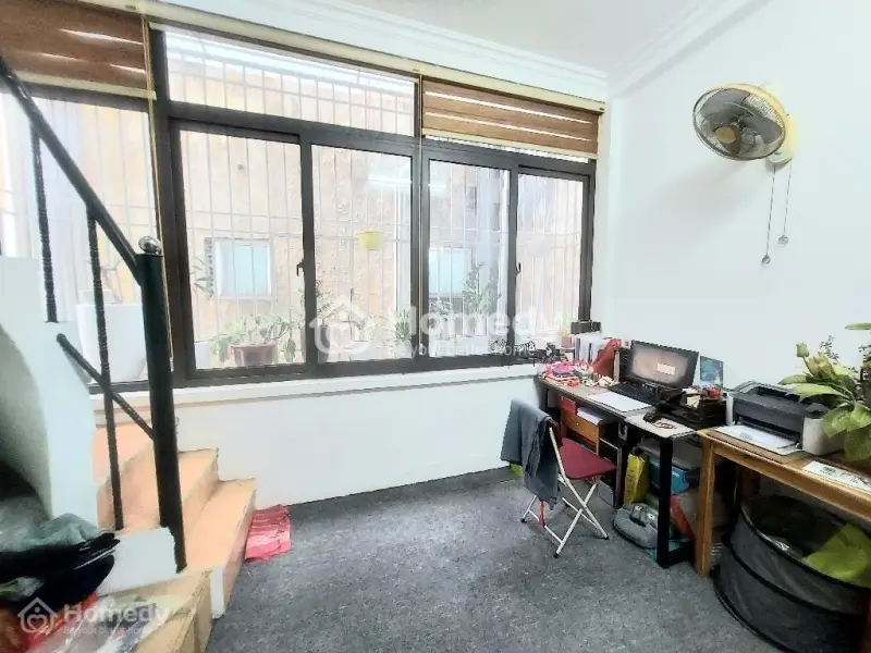 Bán Căn Nhà Phố Cự Lộc Ba Bước Ra Royal City 25M 5 Tầng Chỉ 4.5 Tỷ