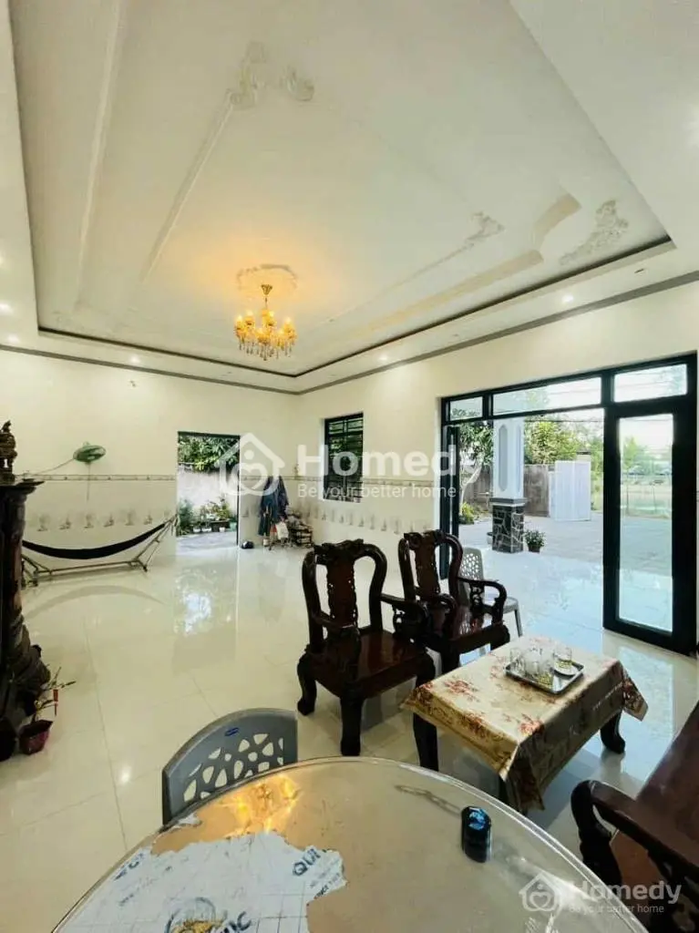 Bán Nhà Biệt Thự Sân Vườn 200M2 Cách Chợ Đệm 500M
