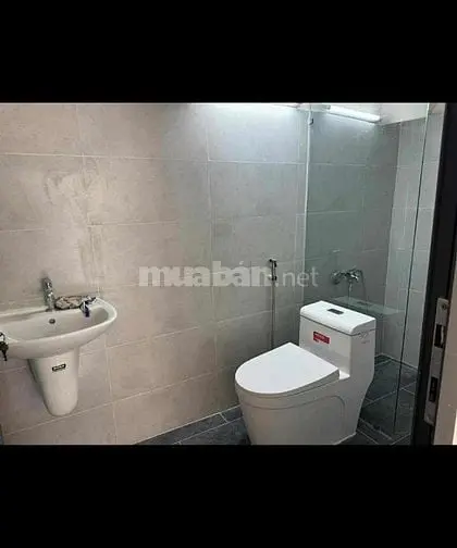 Bán Gấp Nhà Mặt Tiền Huỳnh Mẫn Đạt P5 Q5 Nhà Mới 4 Tầng Chỉ 9,2 Tỷ.