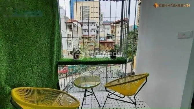 Cho Thuê Căn Hộ Tập Thể Tầng 3 Mặt Phố Nguyên Hồng.