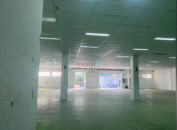 Cho Thuê Kho Siêu Vip 2.200M² Đường Phạm Văn Hai, P. 2, Quận Tân Bình