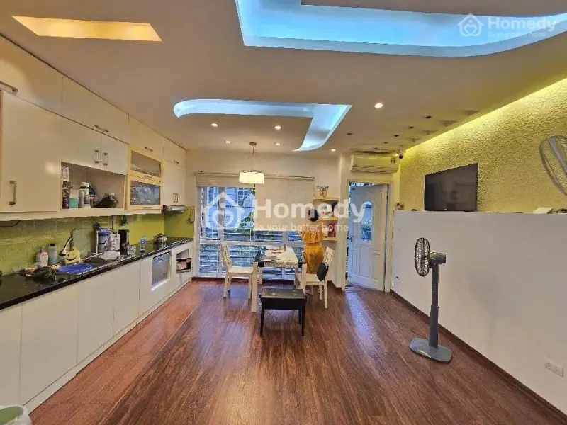 Bán Nhà Trung Tâm Cầu Giấy- 5Tầng - Oto Đỗ - 2 Thoáng - Full Nội Thất. Lh:0966711***