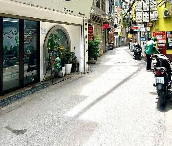 Chính Chủ Cần Bán Gấp Nhà Đường Dương Quảng Hàm, Quận Cầu Giấy.