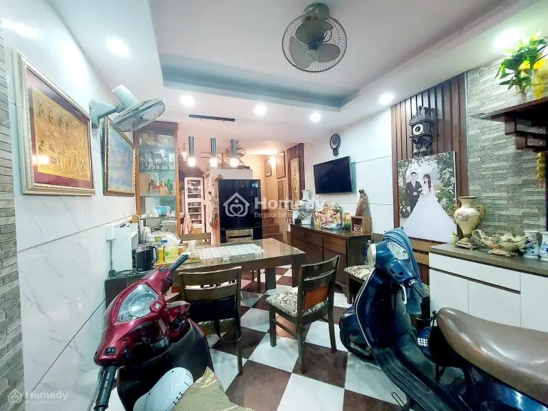 Hot ! Trung Tâm Hai Bà – Bạt Ngàn Tiện Ích – Ngõ 3 Gác Chỉ 3.4 Tỷ